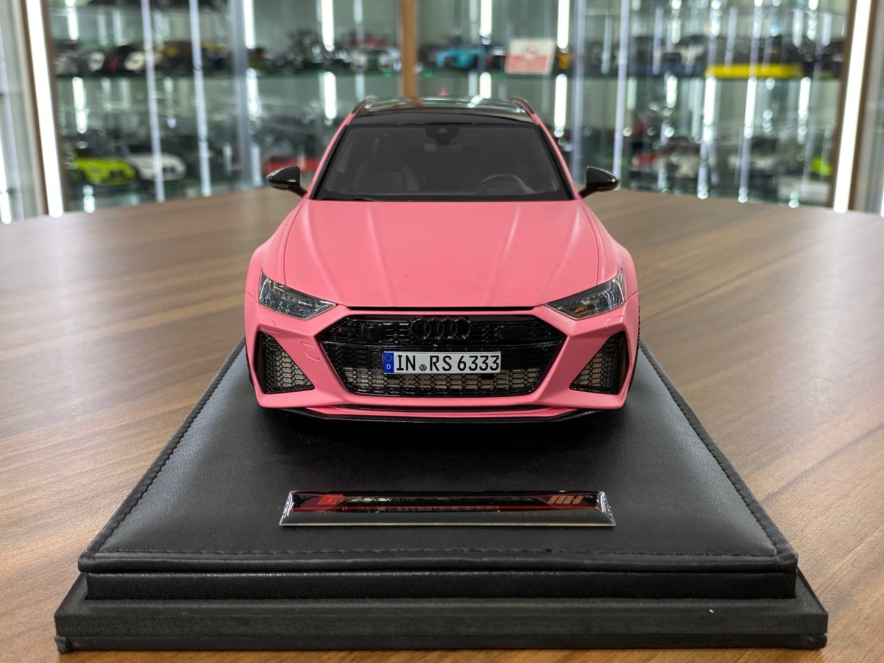🚨1:18 Resin Model Audi RS6 Avant  – Pearl Pink Semi Gloss | Motorhelix (Limited 99 pcs)