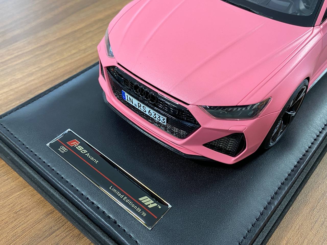 🚨1:18 Resin Model Audi RS6 Avant  – Pearl Pink Semi Gloss | Motorhelix (Limited 99 pcs)