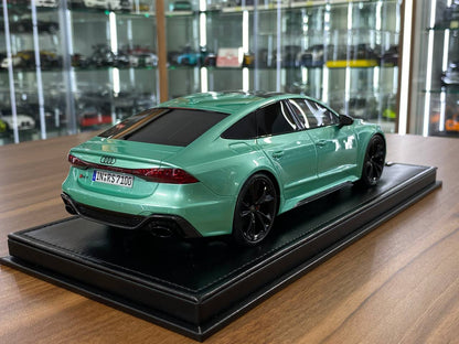 🚨Audi RS7 Sportback 1:18 Resin Model – Metallic Tiffany | Motorhelix (Limited 49 pcs – Dubai Collectors)