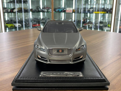 🚨Jaguar XJL 1:18 Resin Model – Matt Grey | Motorhelix (Limited 66 pcs – Dubai Collectors)