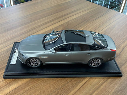 🚨Jaguar XJL 1:18 Resin Model – Matt Grey | Motorhelix (Limited 66 pcs – Dubai Collectors)
