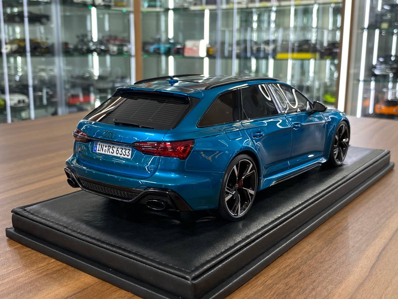 🚨1:18 Resin Model Audi RS6 Avant – Metallic Blue | Motorhelix (Limited 99 pcs)
