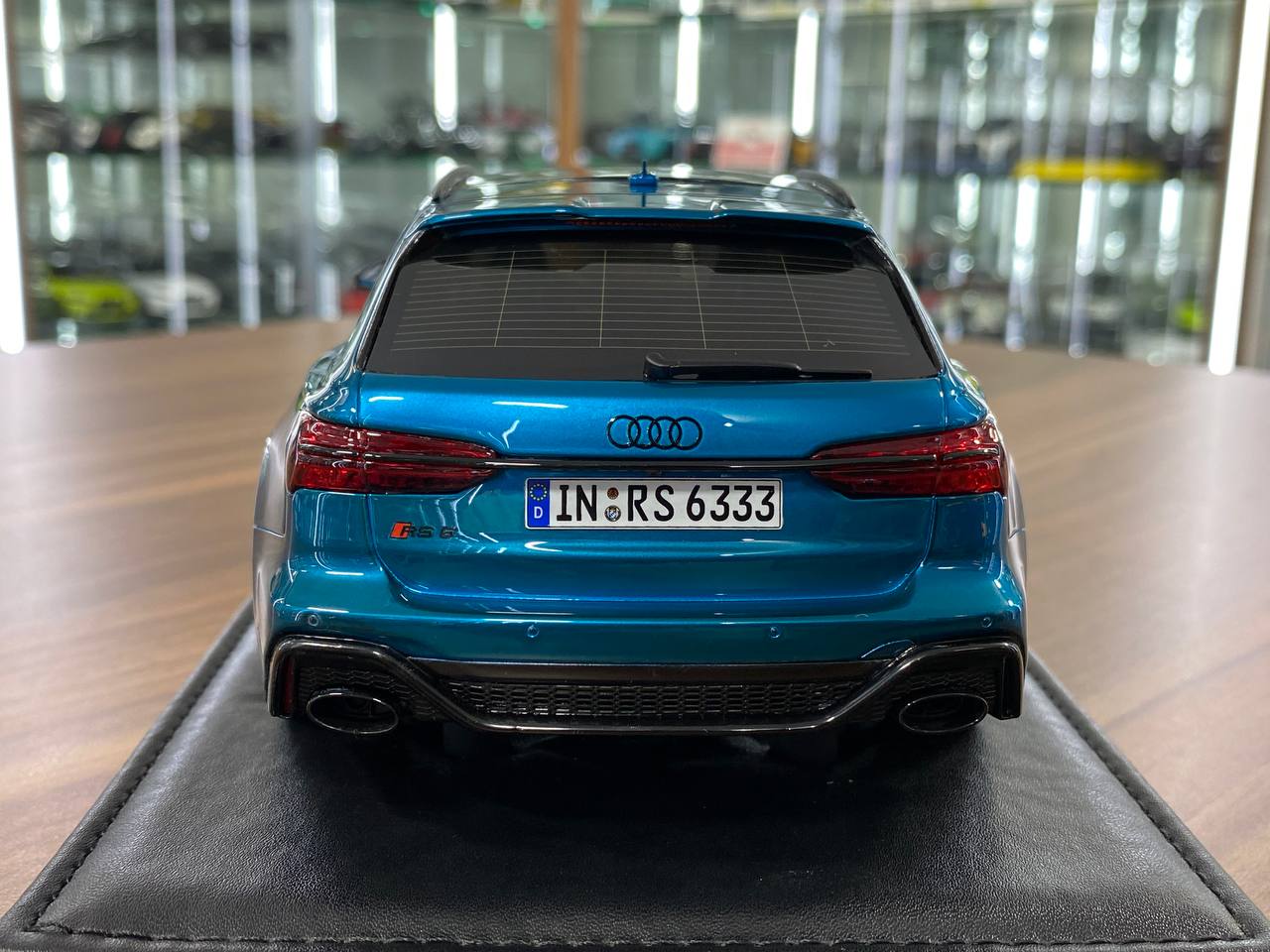 🚨1:18 Resin Model Audi RS6 Avant – Metallic Blue | Motorhelix (Limited 99 pcs)