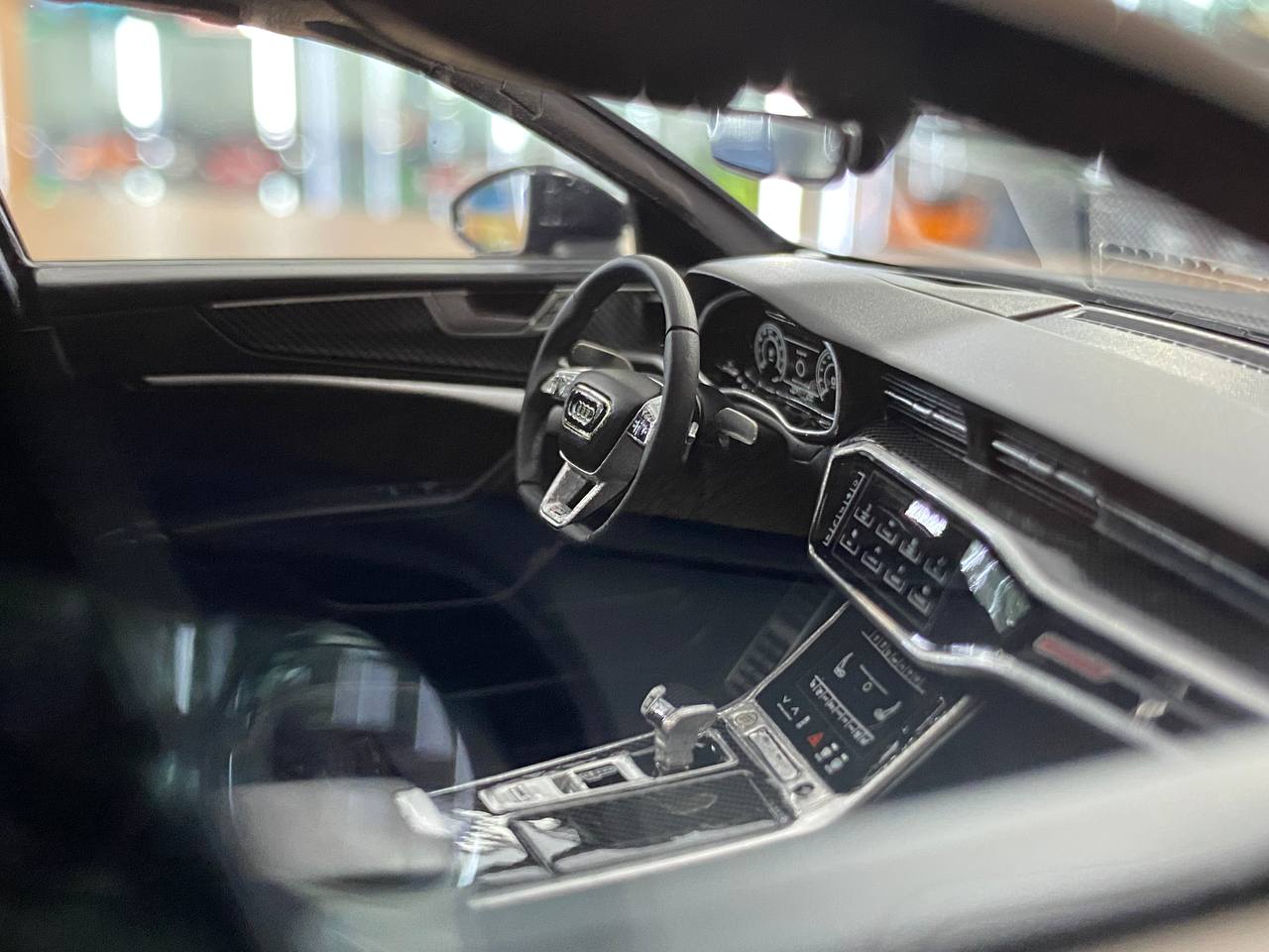 🚨1:18 Resin Model Audi RS6 Avant by MotorHelix – Black / White - Limited 99 pcs