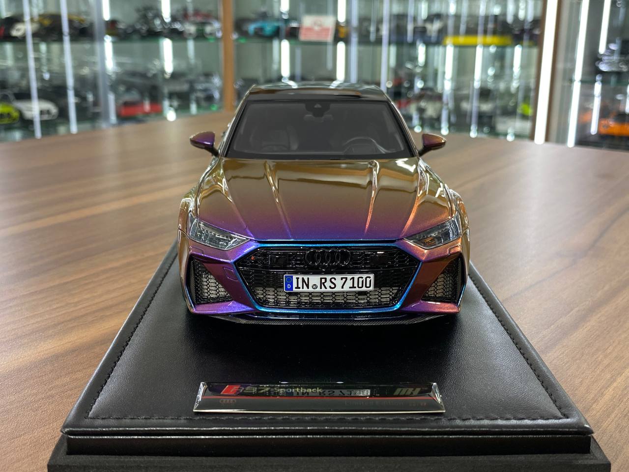 🚨1:18 Resin Model Audi RS7 Fastback – Chameleon Limited 99 pcs