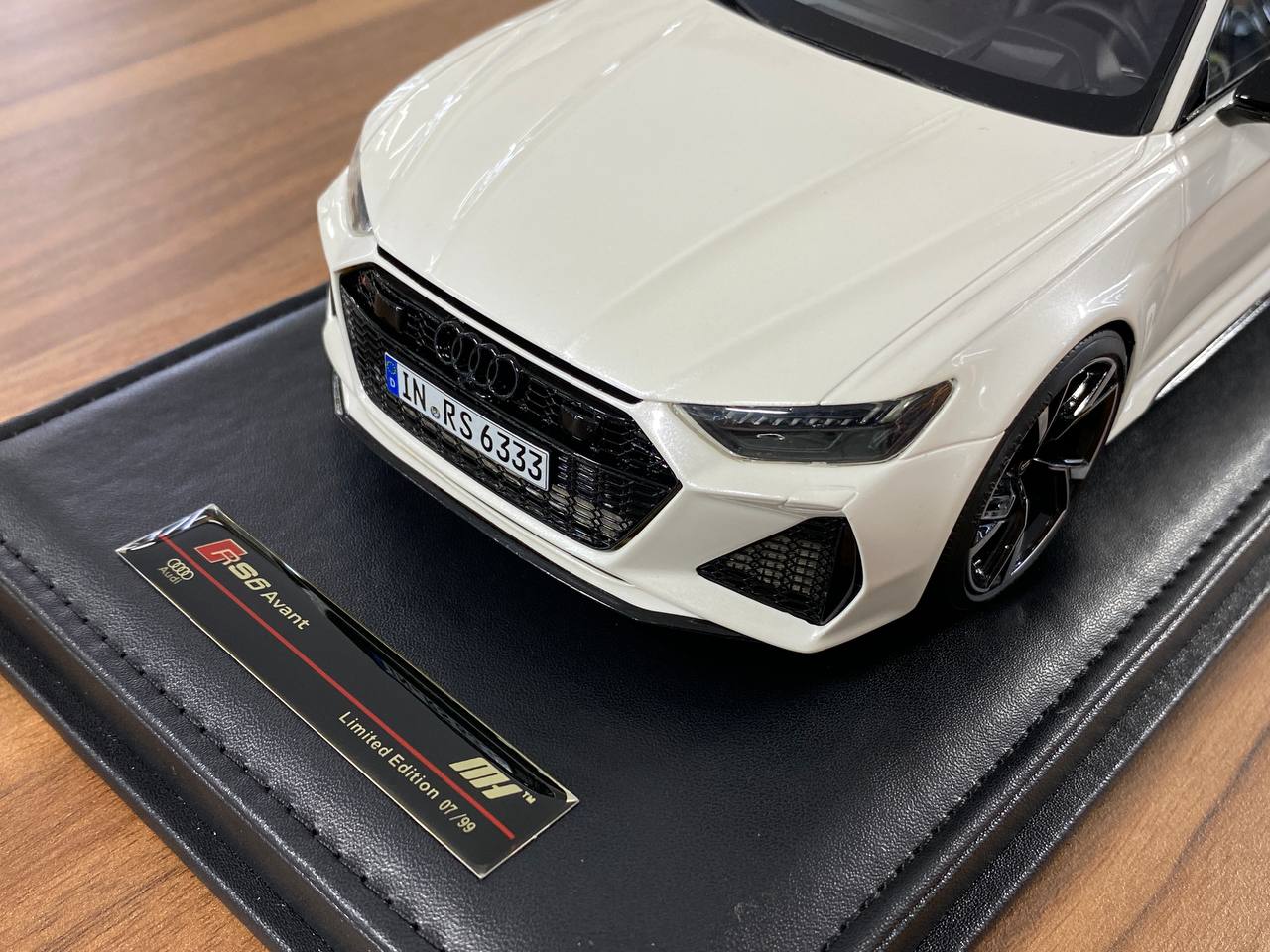 🚨1:18 Resin Model Audi RS6 Avant by Motor Helix – White Limited 99 pcs