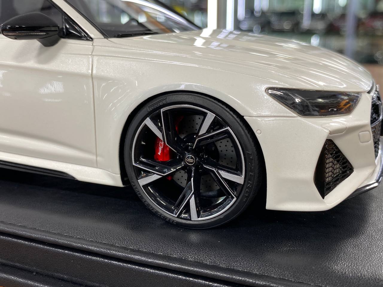 🚨1:18 Resin Model Audi RS6 Avant by Motor Helix – White Limited 99 pcs