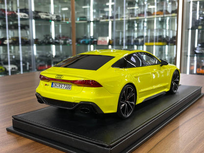 🚨1:18 Resin Model Audi RS7 Fastback by MotorHelix – Fluorescent Green Limited 99 pcs