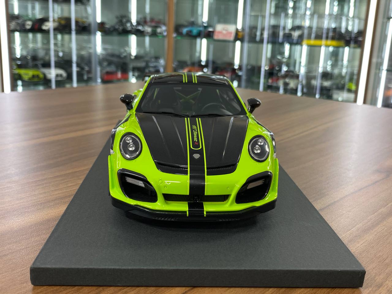 🚨1:18 Resin Model Porsche GT Street R Techart by AutoBarn – Green
