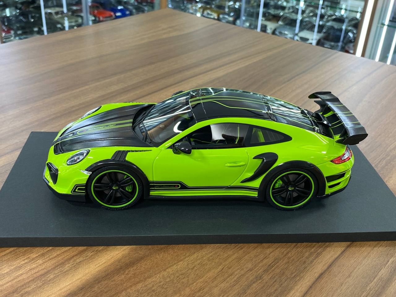 🚨1:18 Resin Model Porsche GT Street R Techart by AutoBarn – Green