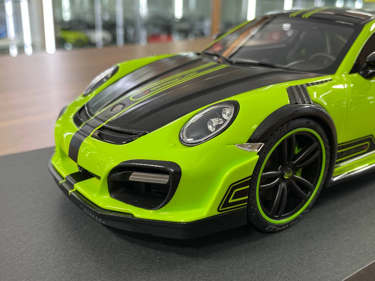 🚨1:18 Resin Model Porsche GT Street R Techart by AutoBarn – Green