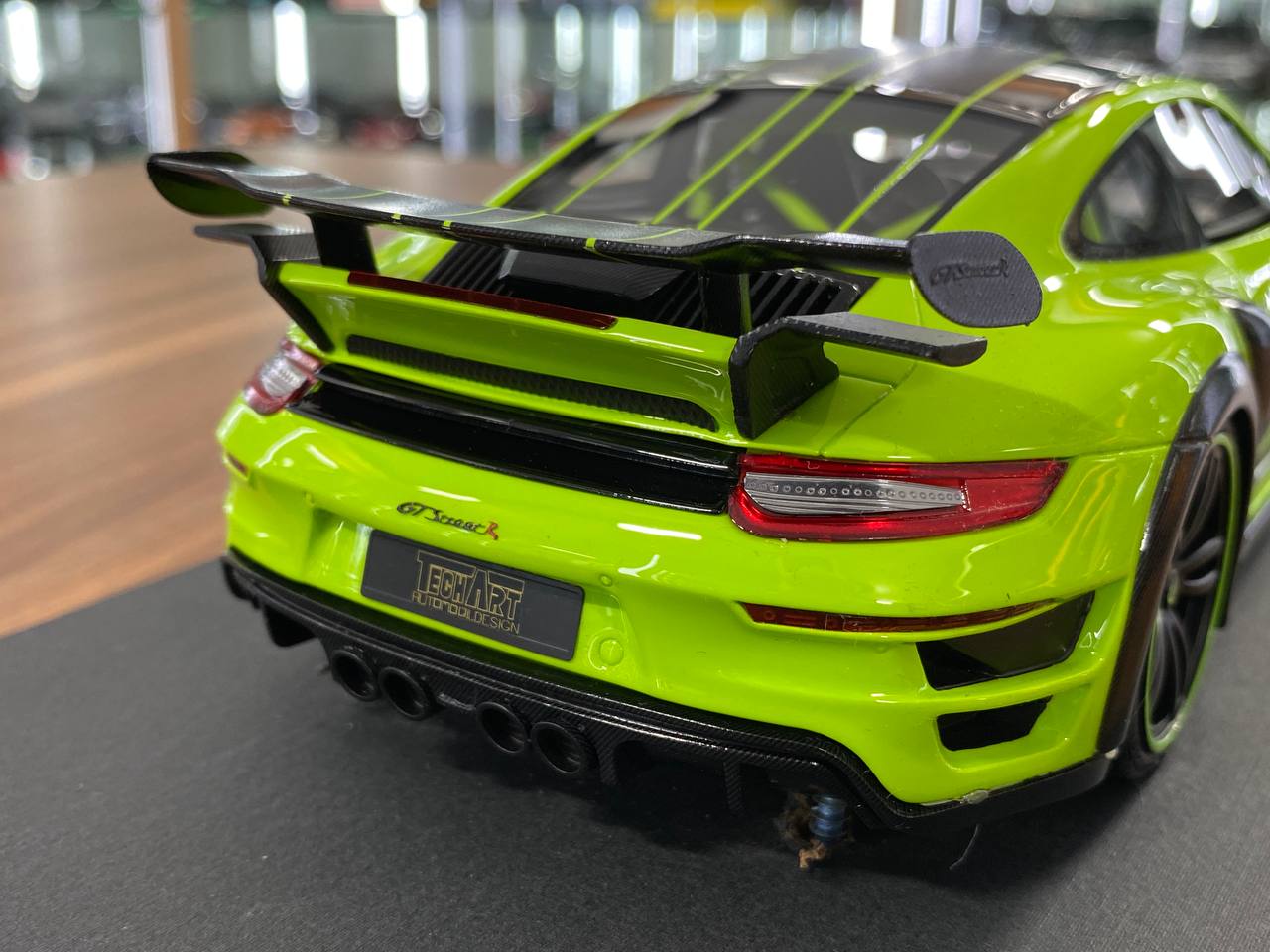 🚨1:18 Resin Model Porsche GT Street R Techart by AutoBarn – Green