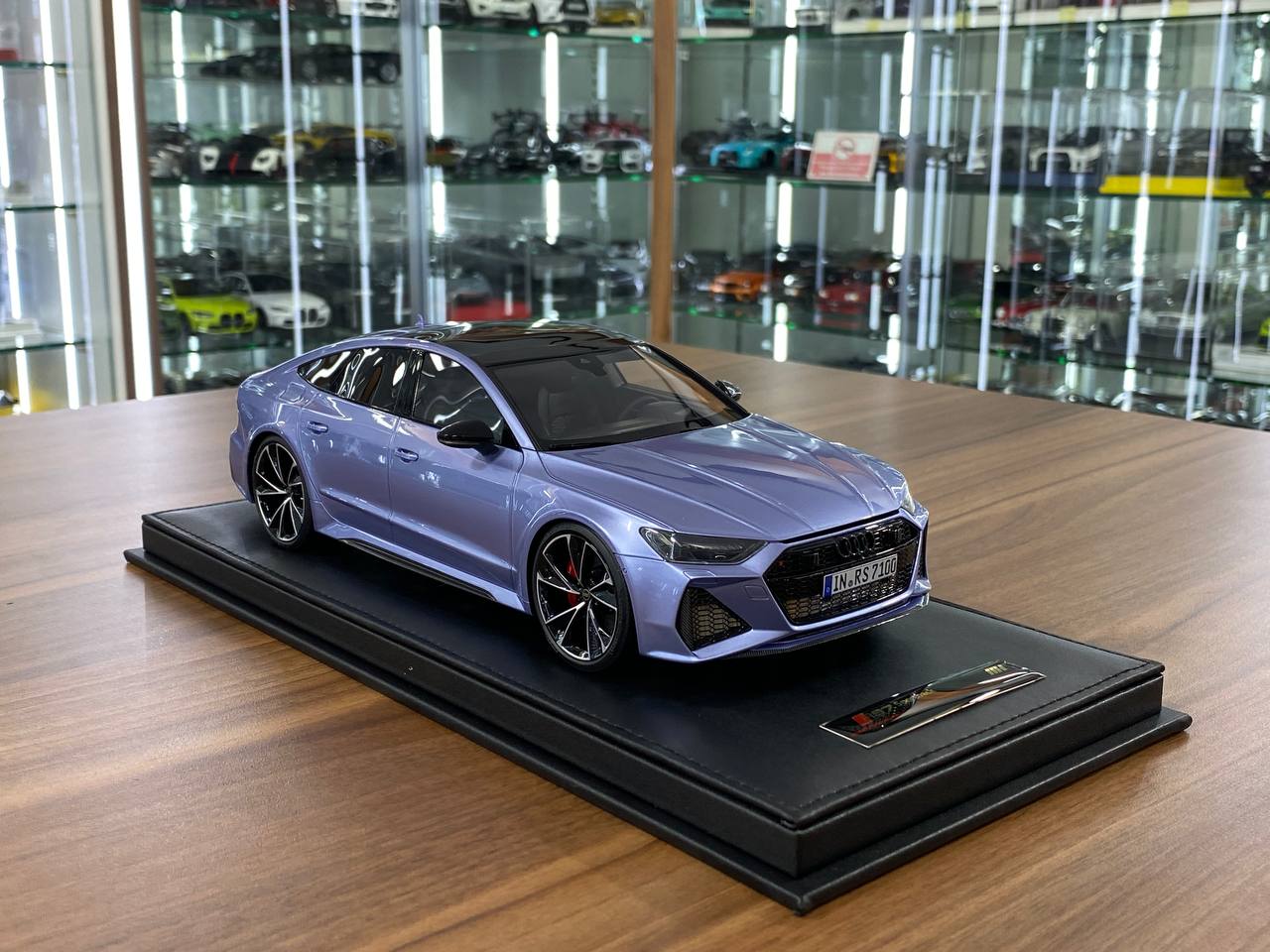 🚨1:18 Resin Model Audi RS7 Fastback by MotorHelix  – Silver Blue Limited Edition