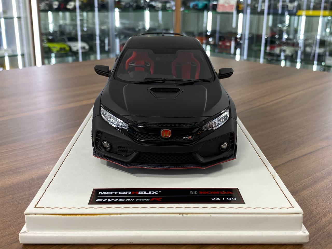 🚨1:18 Resin Model Honda Civic Type R 2017 by MotorHelix – Matt Black Limited 99 pcs