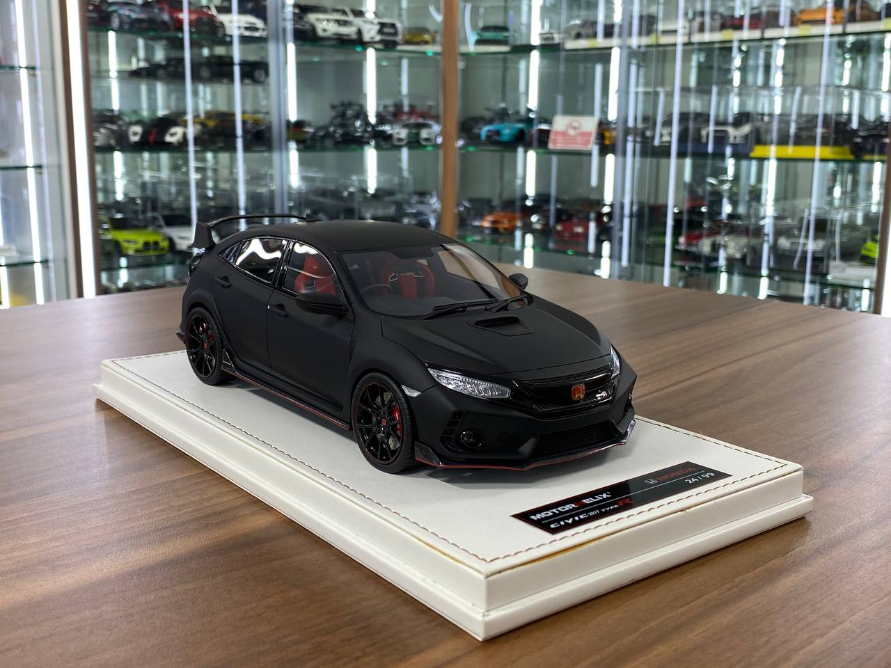 🚨1:18 Resin Model Honda Civic Type R 2017 by MotorHelix – Matt Black Limited 99 pcs