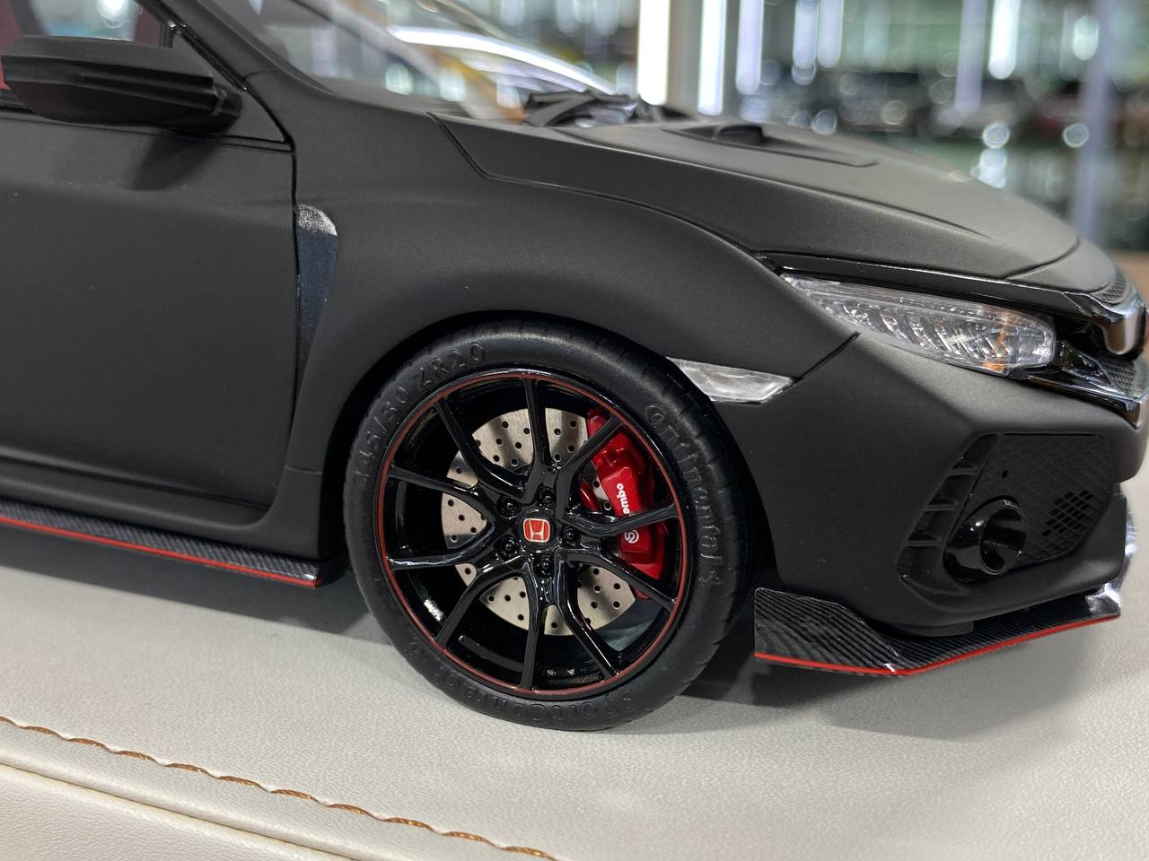 🚨1:18 Resin Model Honda Civic Type R 2017 by MotorHelix – Matt Black Limited 99 pcs