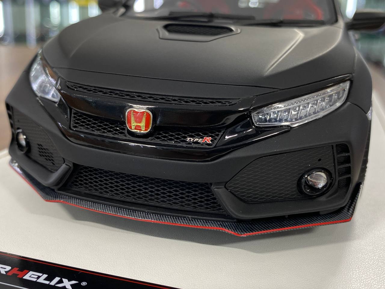 🚨1:18 Resin Model Honda Civic Type R 2017 by MotorHelix – Matt Black Limited 99 pcs