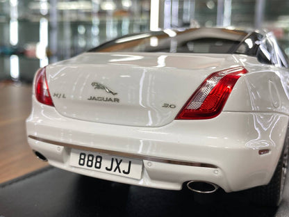 1:18 Resin Model Motorhelix Jaguar XJL – Pearly White Limited 66pcs
