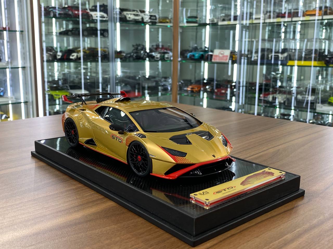 IVY Vertue Lamborghini Huracan STO Oro Elios Rosso Mars Ltd. 15 pcs [1/18 Resin]