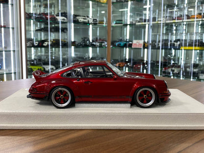 1:18 Resin Model Make up Porsche Singer DLS 2022 – Candy Red Limited 80 pcs