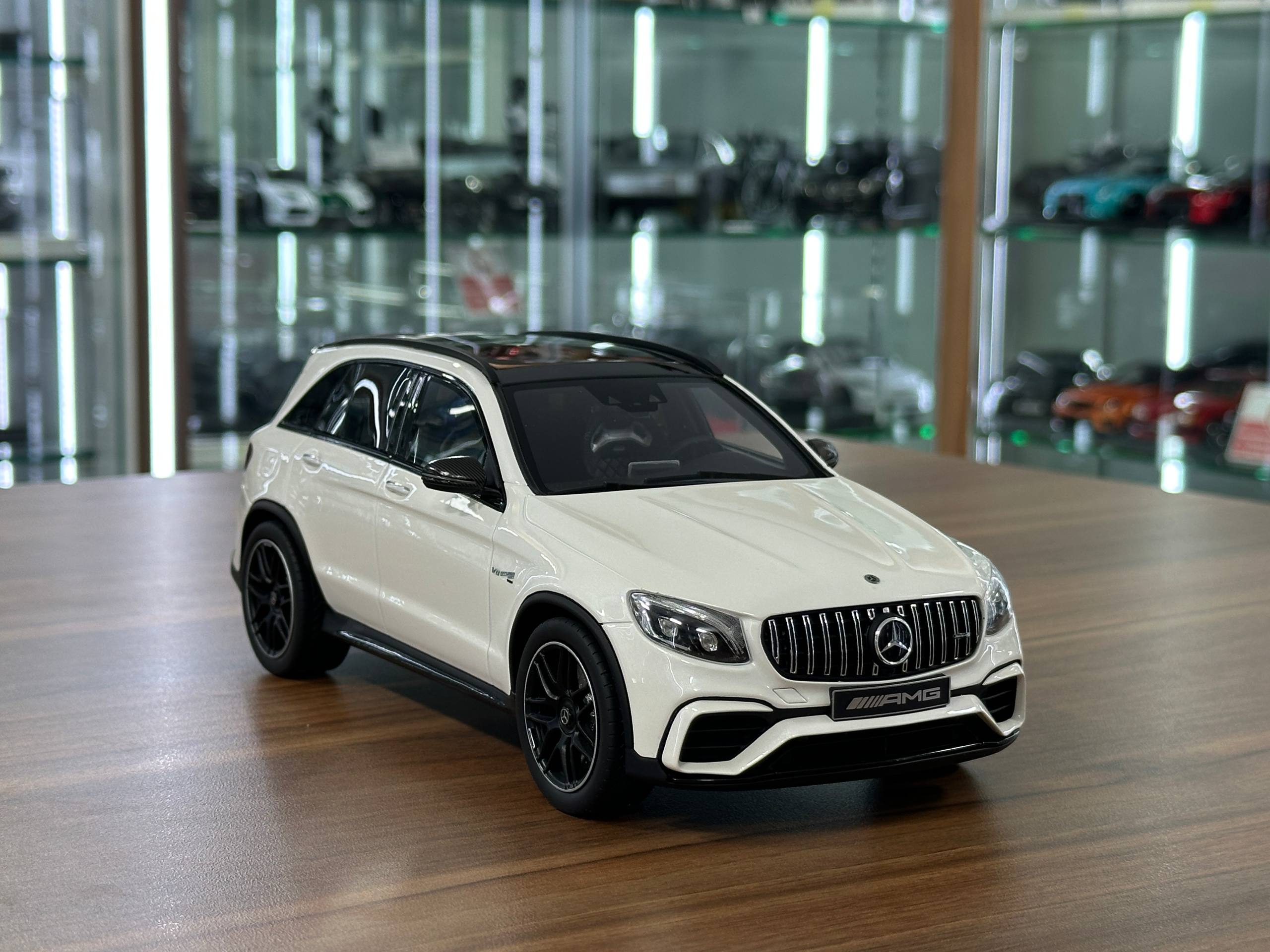 自動車 Mercedes-Benz GLC 63S AMG 1/18 GT SPIRIT 1/18 Resin GT Spirit Mercedes-Benz GLC 63s in White - Limited