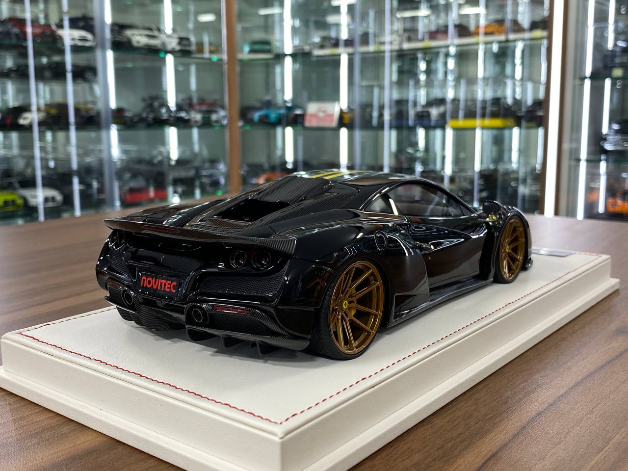 🚨1:18 Resin Model IVY Merit Models Ferrari F8 N-Largo Novitec – Metallic Black/Yellow Stripe Ltd 99 pcs