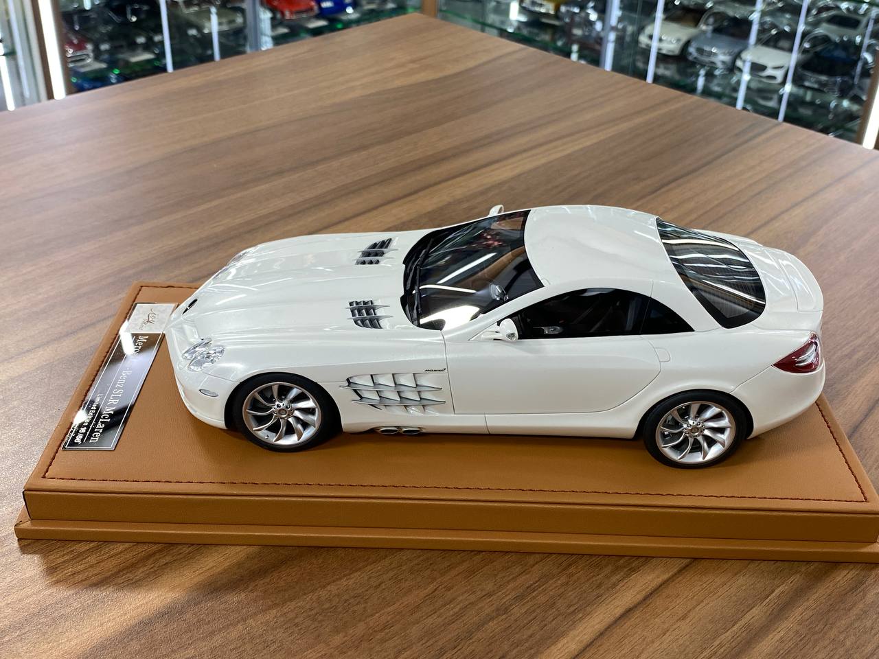 🚨1:18 Resin Model IVY Merit Models Mercedes Benz SLR McLaren – Gloss White / Silver Rim (Limited 66 pcs)