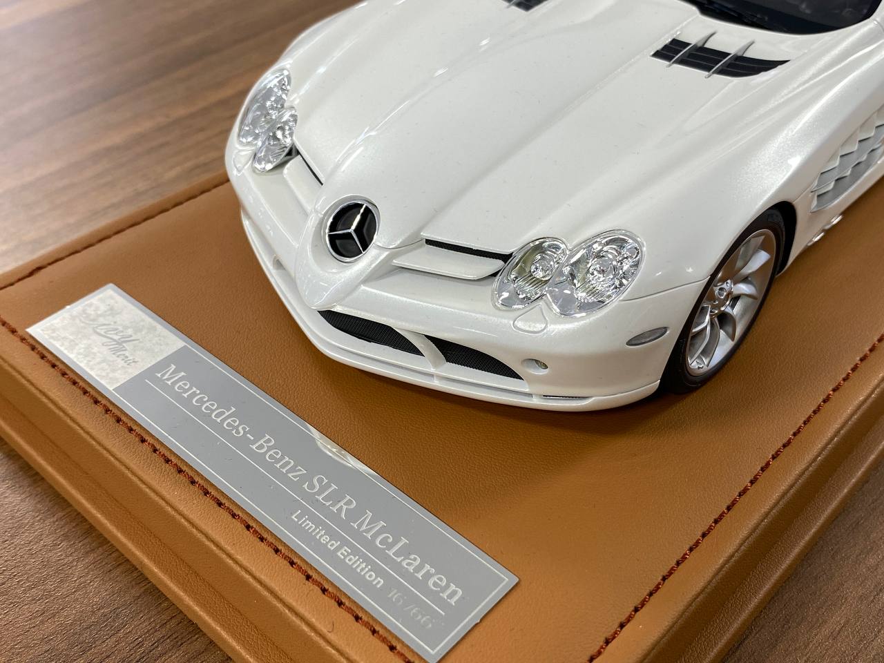 🚨1:18 Resin Model IVY Merit Models Mercedes Benz SLR McLaren – Gloss White / Silver Rim (Limited 66 pcs)