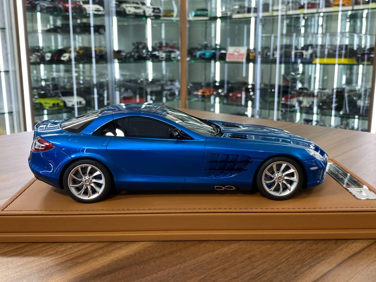 🚨Mercedes Benz SLR McLaren Resin Model – Blue / Silver Rim (1:18, Limited 66 pcs)