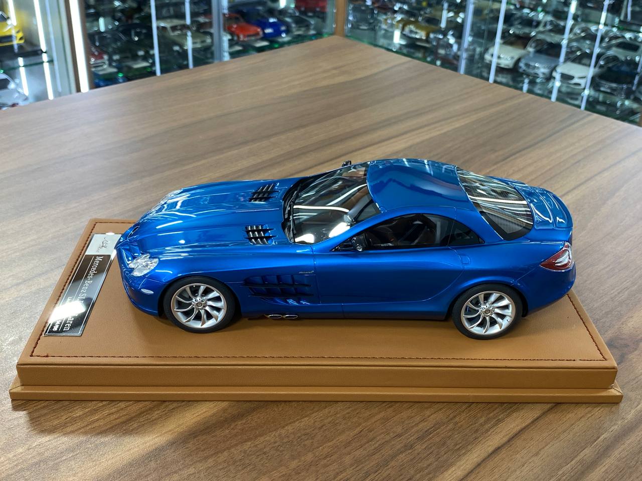 🚨Mercedes Benz SLR McLaren Resin Model – Blue / Silver Rim (1:18, Limited 66 pcs)