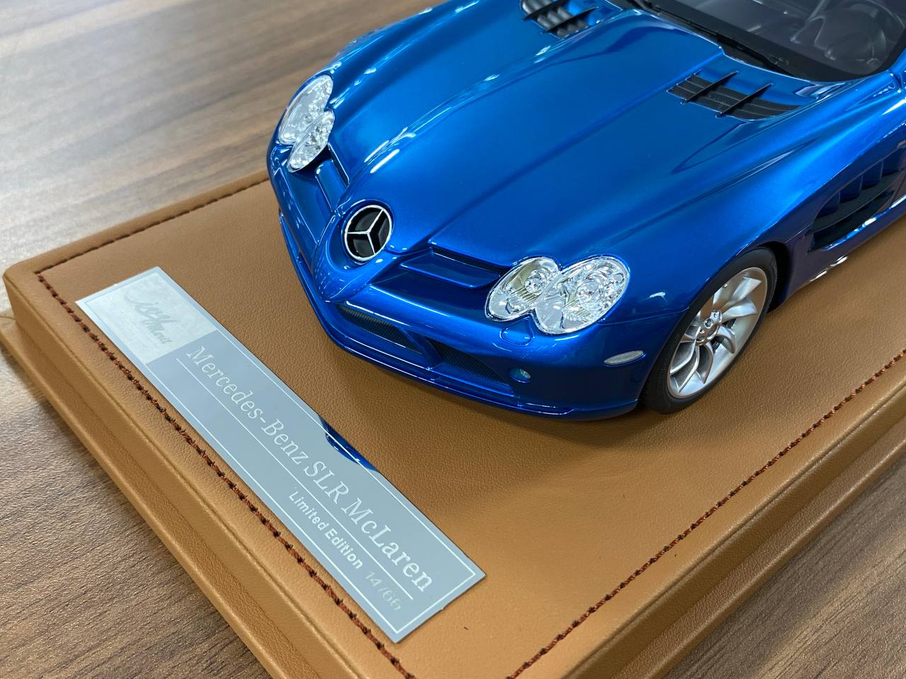 🚨Mercedes Benz SLR McLaren Resin Model – Blue / Silver Rim (1:18, Limited 66 pcs)