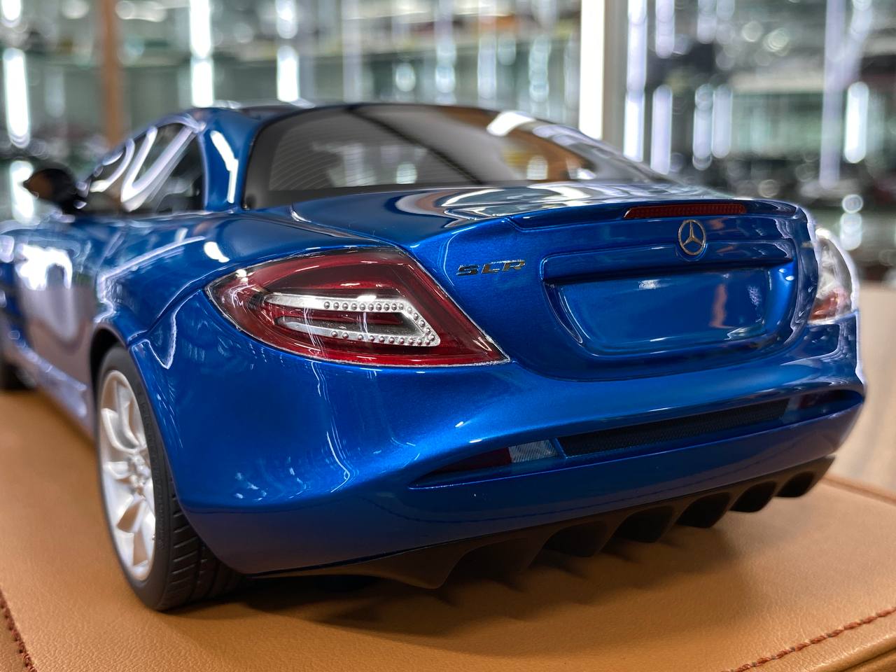 🚨Mercedes Benz SLR McLaren Resin Model – Blue / Silver Rim (1:18, Limited 66 pcs)