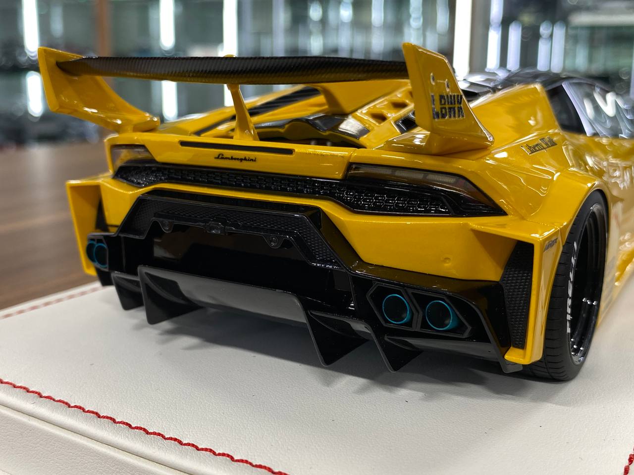 🚨Lamborghini Huracan GT LB-Works Resin Model – Yellow (1:18, Limited 66 pcs)