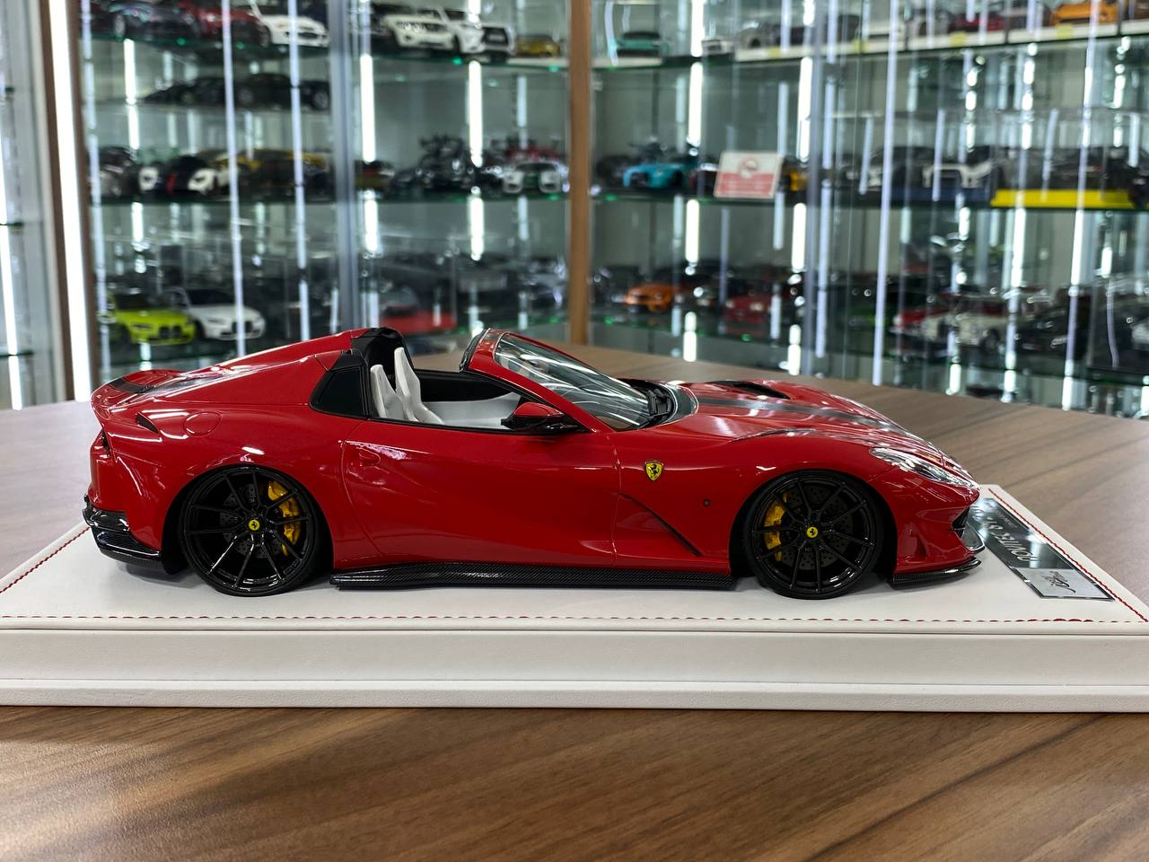 🚨1:18 Resin Model IVY Merit Models Ferrari 812 GTS – Nuova Rosso Corsa / White Interior (Limited 69 pcs)