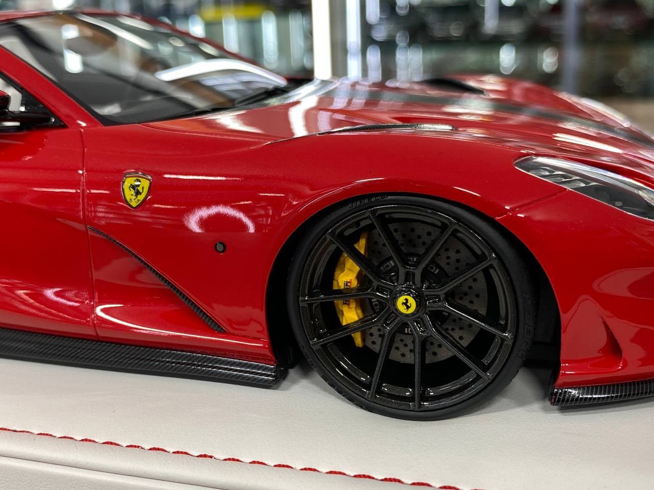 🚨1:18 Resin Model IVY Merit Models Ferrari 812 GTS – Nuova Rosso Corsa / White Interior (Limited 69 pcs)