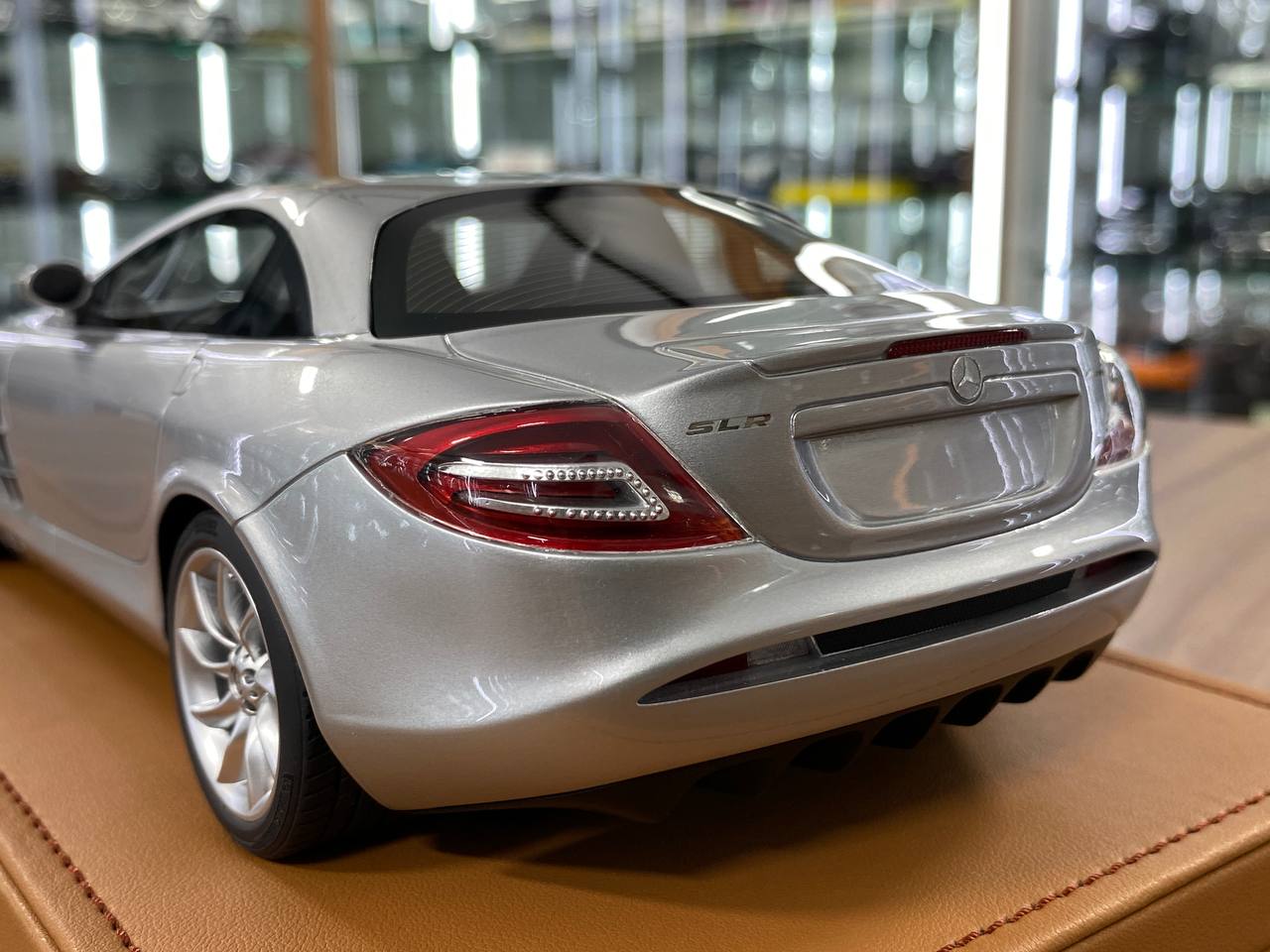 🚨1:18 Resin Model IVY Merit Models Mercedes Benz SLR McLaren – Silver / Silver Rim (Limited 99 pcs)