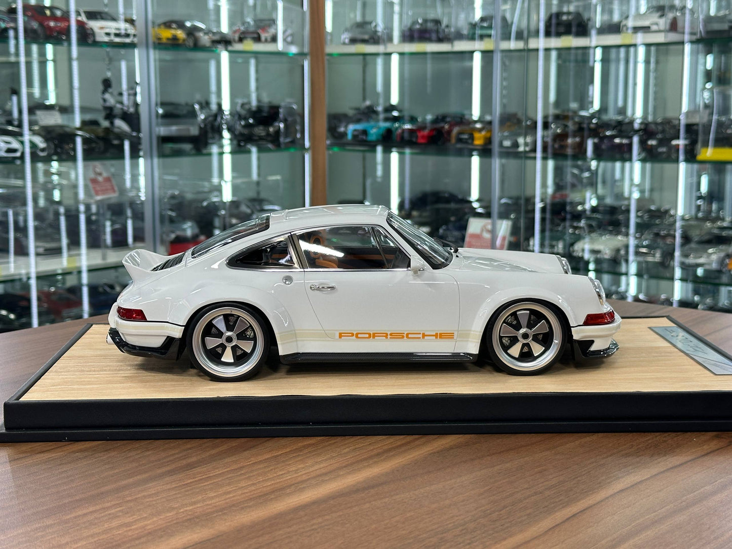 1/12 Resin Porsche Singer DLS – Ivy Image Models (White, Limited 40 pcs)