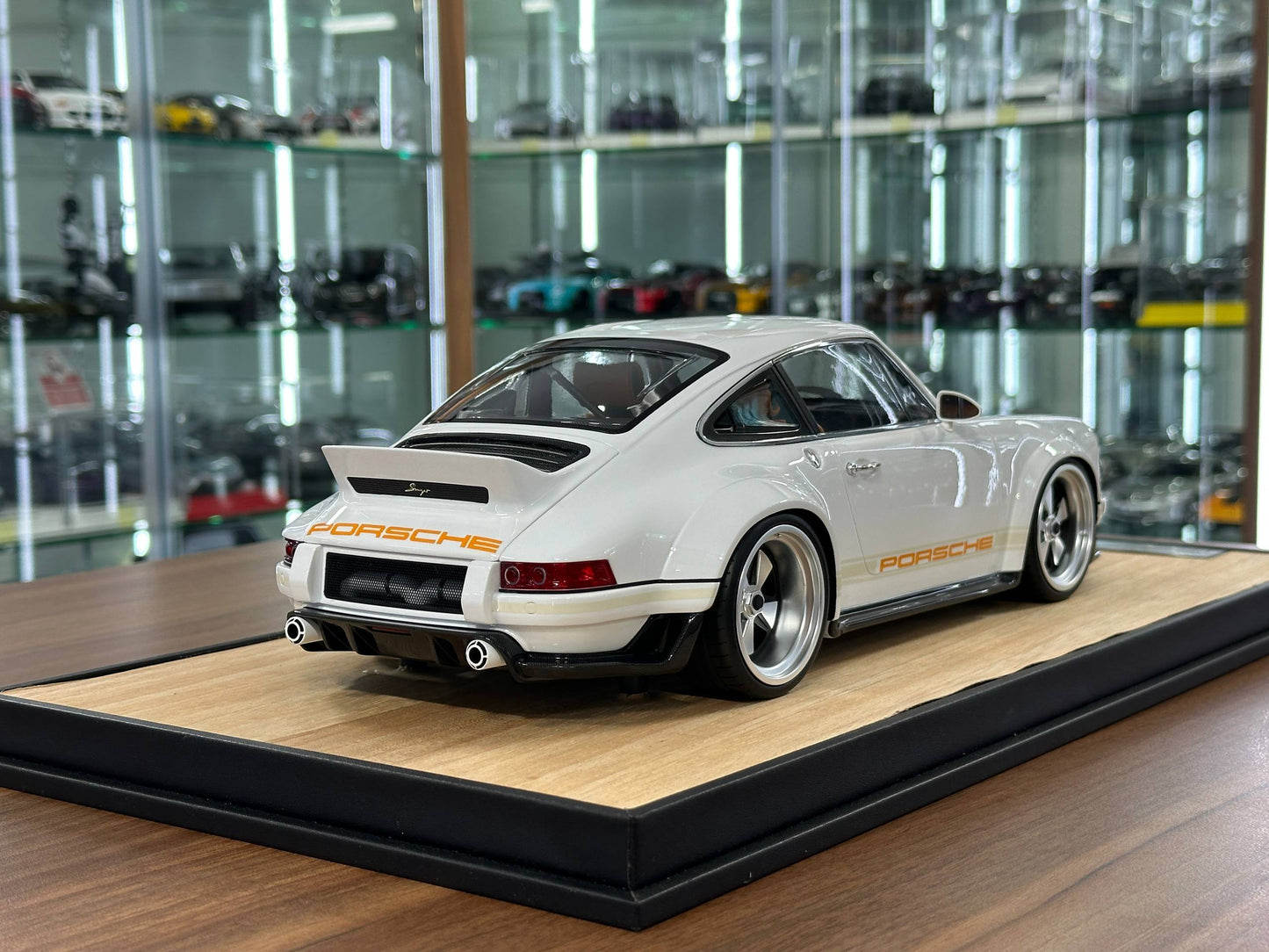 1/12 Resin Porsche Singer DLS – Ivy Image Models (White, Limited 40 pcs)