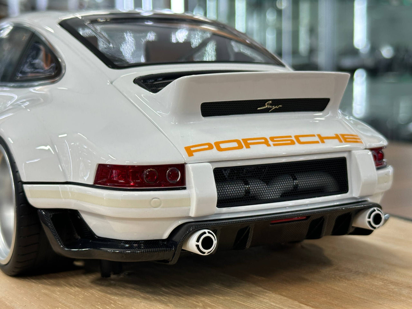 1/12 Resin Porsche Singer DLS – Ivy Image Models (White, Limited 40 pcs)