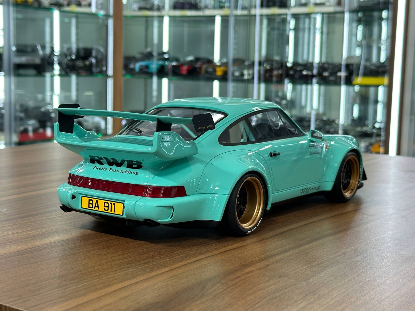 1/12 Resin Porsche 911 RWB Body kit 964 (2015) – GT Spirit (Tiffany, Limited 2000 pcs)
