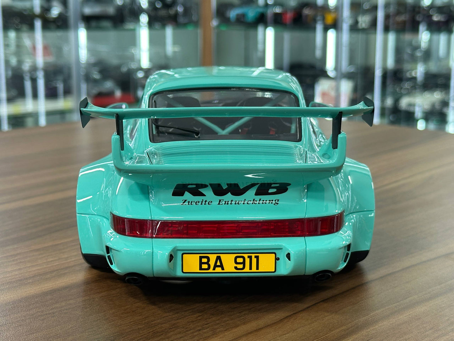 1/12 Resin Porsche 911 RWB Body kit 964 (2015) – GT Spirit (Tiffany, Limited 2000 pcs)