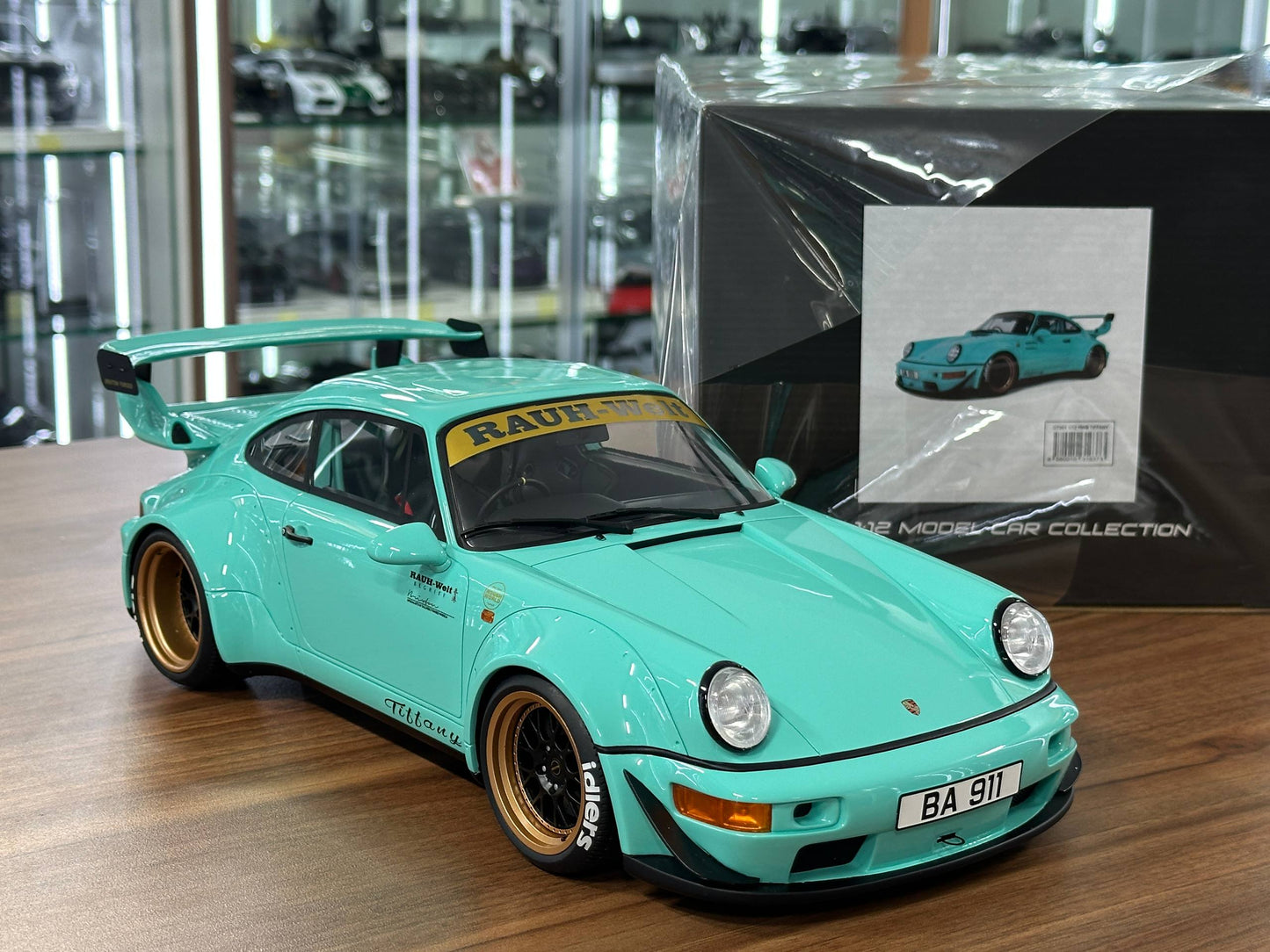 1/12 Resin Porsche 911 RWB Body kit 964 (2015) – GT Spirit (Tiffany, Limited 2000 pcs)