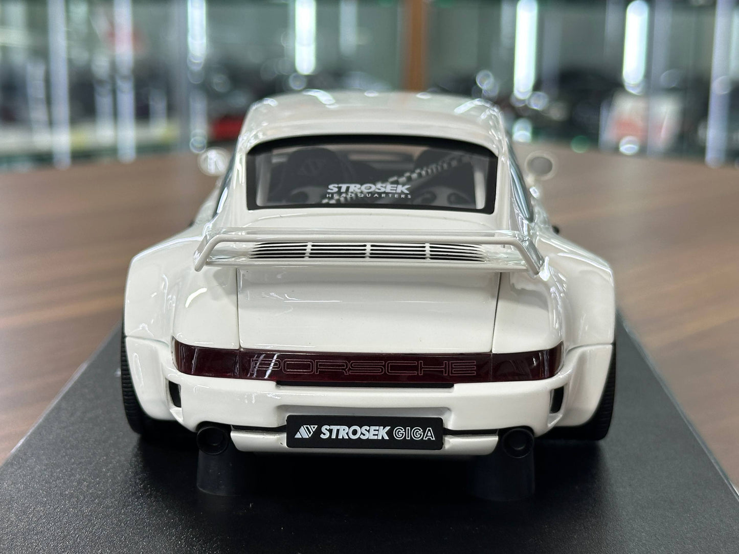 1/18 Resin Porsche 911 (992) Strosek Giga (2024 Edition) – GT Spirit (White, Limited 999 pcs)