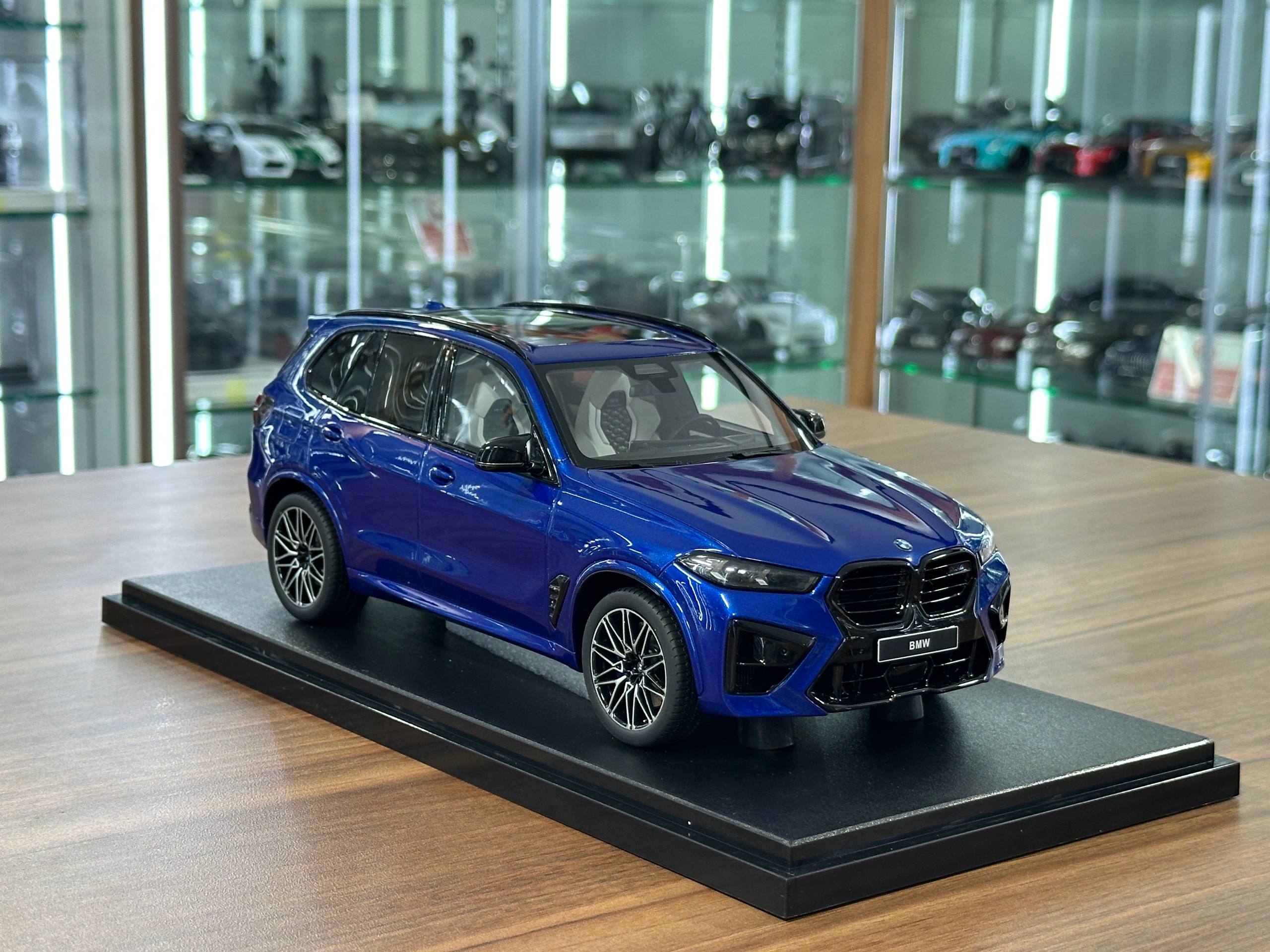 1:18 Resin BMW X5 M Competition (G05, 2023) Marina Bay Blue
