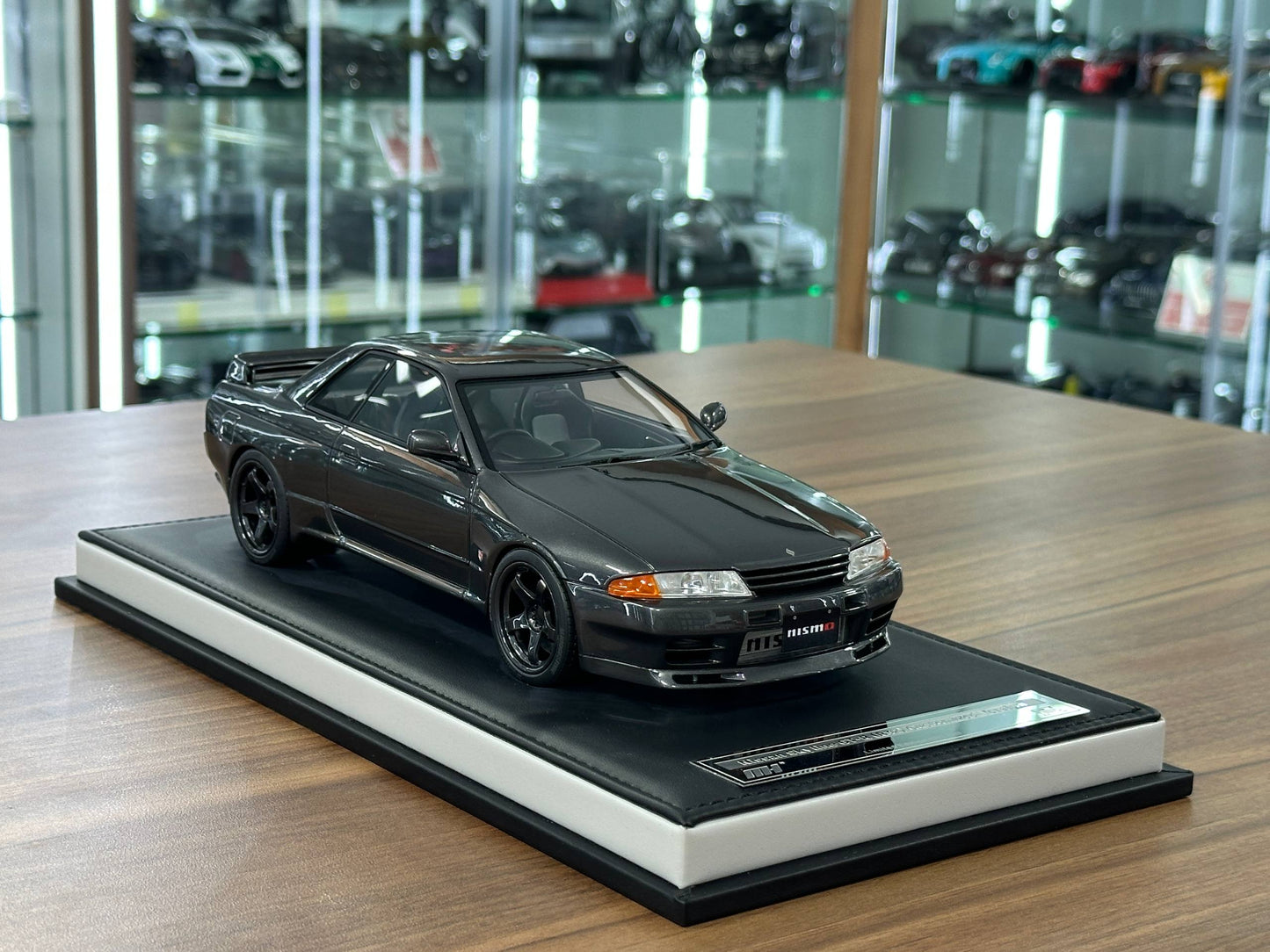 1/18 Resin Nissan Skyline GT-R R32 Nismo Custom Version – Motorhelix (Gun Grey Metallic, Limited 199 pcs)