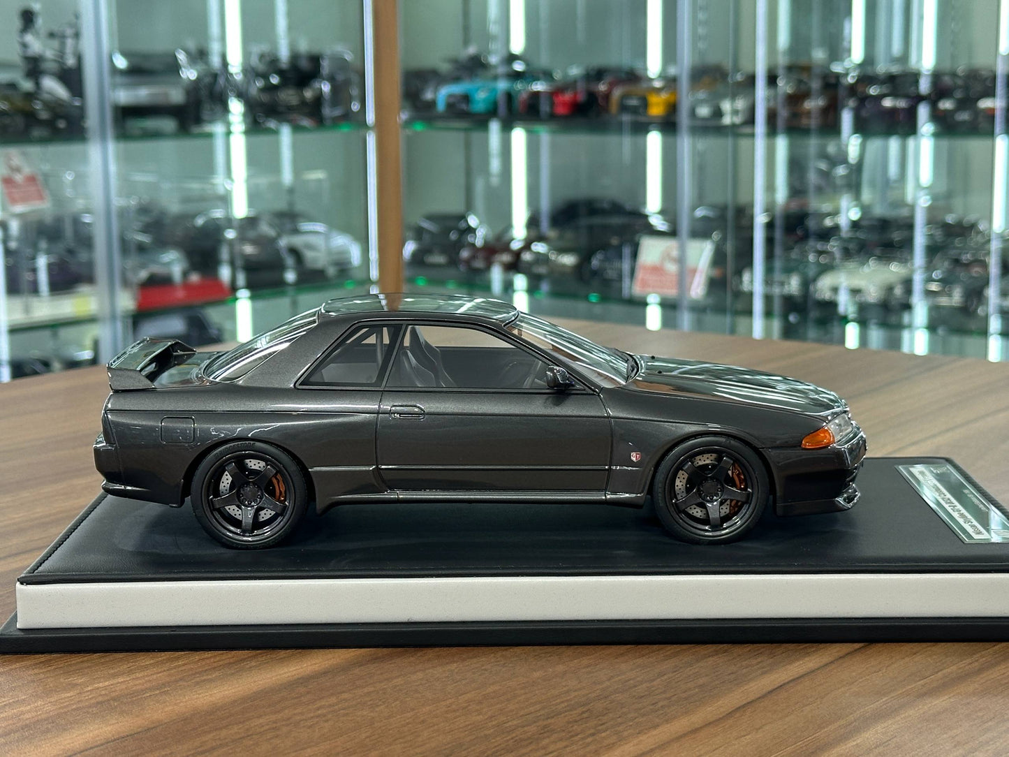 1/18 Resin Nissan Skyline GT-R R32 Nismo Custom Version – Motorhelix (Gun Grey Metallic, Limited 199 pcs)