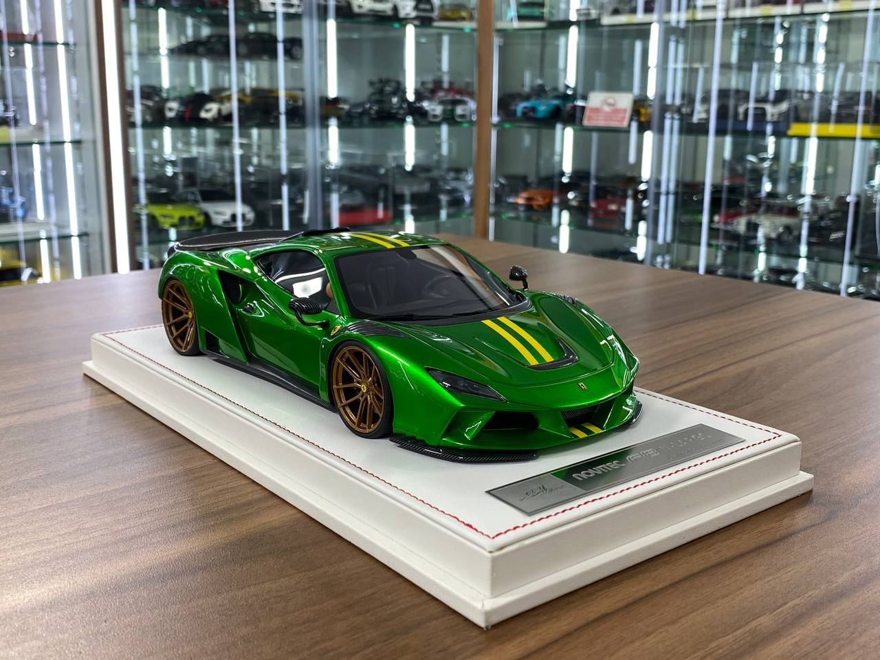 🚨Ferrari F8 N-Largo Novitec – Metallic Green / Gold Stripes - Limited 99 pcs