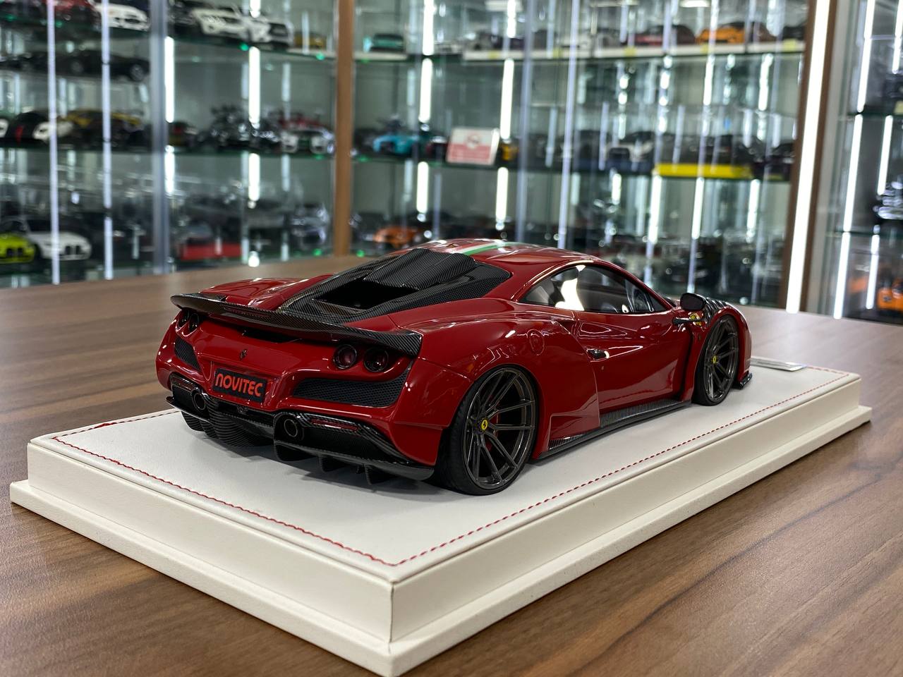 🚨1:18 Resin Ferrari F8 N-Largo Novitec – Rosso Corsa / Italian Stripes - Ivy Merit Models -Ltd. 199 pcs