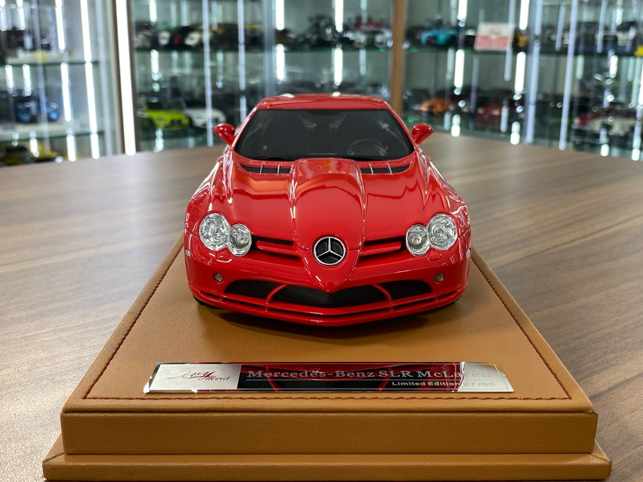 🚨1/18 Resin Mercedes Benz SLR McLaren – Red / Black Rim - IVY Merit Models - Limited 99 pcs