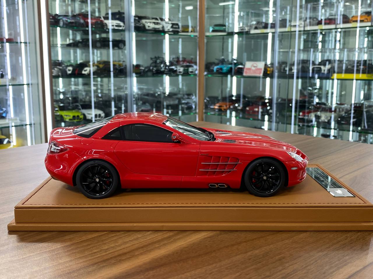 🚨1/18 Resin Mercedes Benz SLR McLaren – Red / Black Rim - IVY Merit Models - Limited 99 pcs